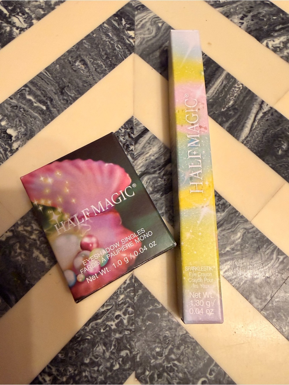 Half Magic Sparkle Eye Makeup Set (Eyeshadow Single & Eye Crayon)